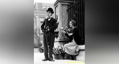 Модерни времена - бомбето и бастунчето на Чарли Чаплин отиват на търг